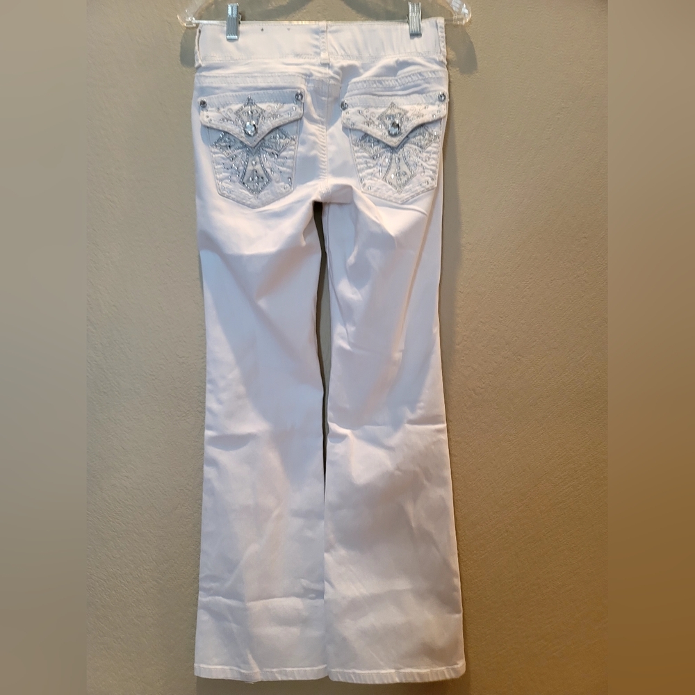 Ice Queen Vibes! ✨ APT 9 White Bootcut Jeans with Killer Embellished Pockets (Sz